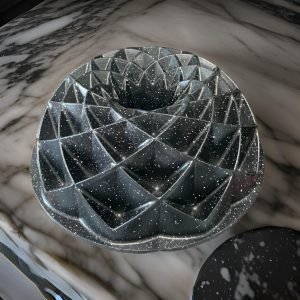 Taç Black Diamond Cast Granite Cake Mold - Image 1